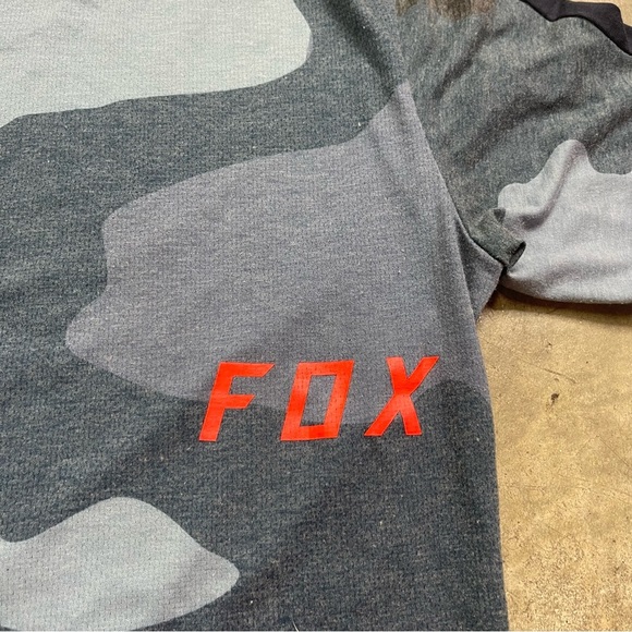 Fox Men's Camouflage T-Shirt - Gray and Black - Picture 7 of 8